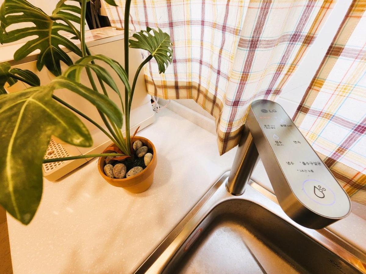 Oreum Stay Myeongdong - Female Only Seul Exterior foto